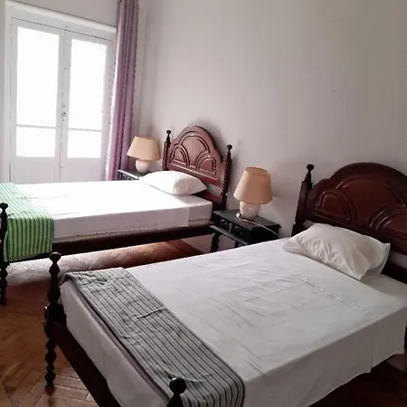 بيت شباب Belem Backpackers *